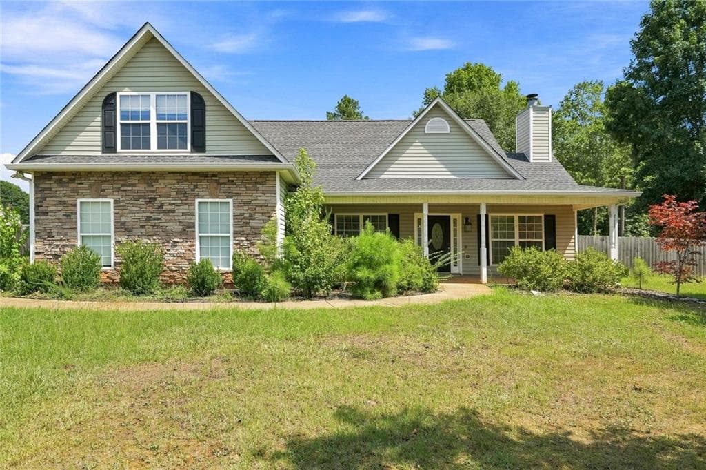 3 bedroom, 2 bathroom, 1,807 sq ft single family residence for sale at 102 Independent Court, Griffin, GA 30224