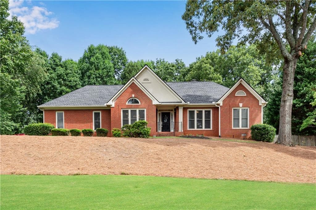 3 bedroom, 3 bathroom, 2,365 sq ft single family residence for sale at 4210 Habersham Way, Cumming, GA 30041 — photo 2