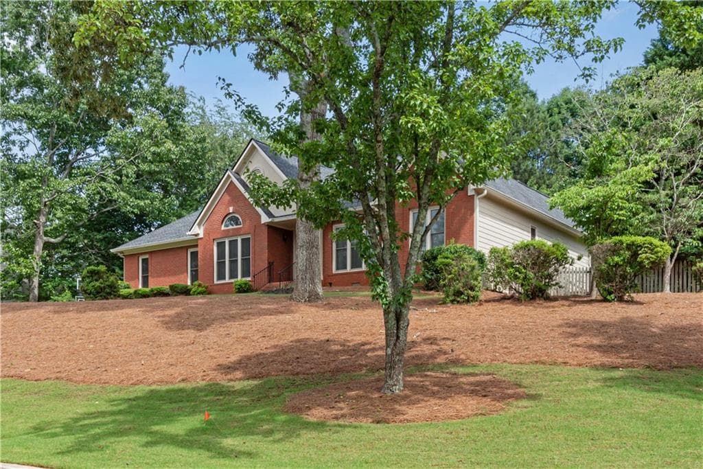 3 bedroom, 3 bathroom, 2,365 sq ft single family residence for sale at 4210 Habersham Way, Cumming, GA 30041 — photo 3