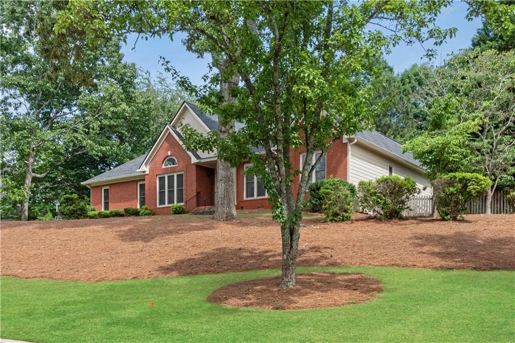 3 bedroom, 3 bathroom, 2,365 sq ft single family residence for sale at 4210 Habersham Way, Cumming, GA 30041 — photo 4
