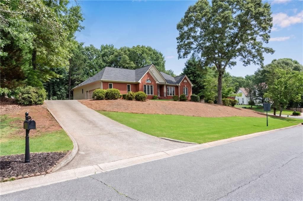 3 bedroom, 3 bathroom, 2,365 sq ft single family residence for sale at 4210 Habersham Way, Cumming, GA 30041 — photo 5