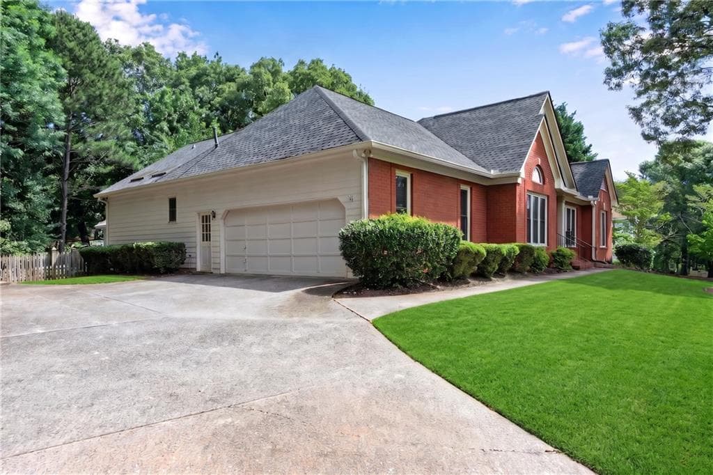 3 bedroom, 3 bathroom, 2,365 sq ft single family residence for sale at 4210 Habersham Way, Cumming, GA 30041 — photo 8