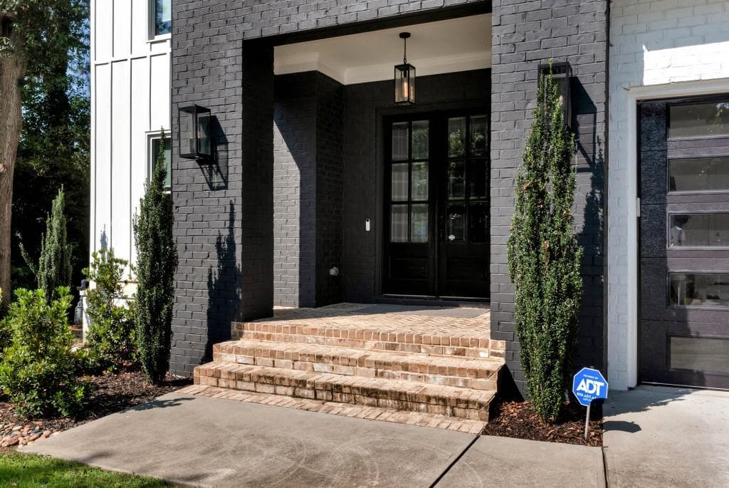 6 bedroom, 7 bathroom, 5,988 sq ft single family residence for sale at 2670 Carlton Place, Brookhaven, GA 30319 — photo 4