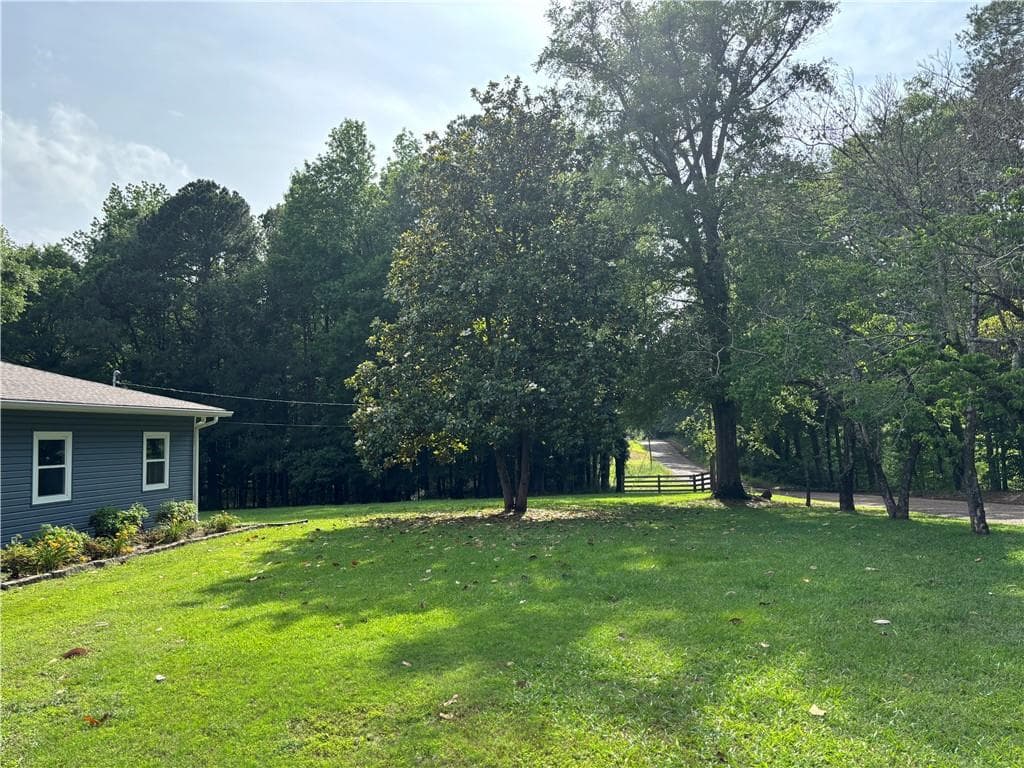 3 bedroom, 2 bathroom, 1,700 sq ft single family residence for sale at 1402 Dewey Street, Griffin, GA 30223 — photo 4