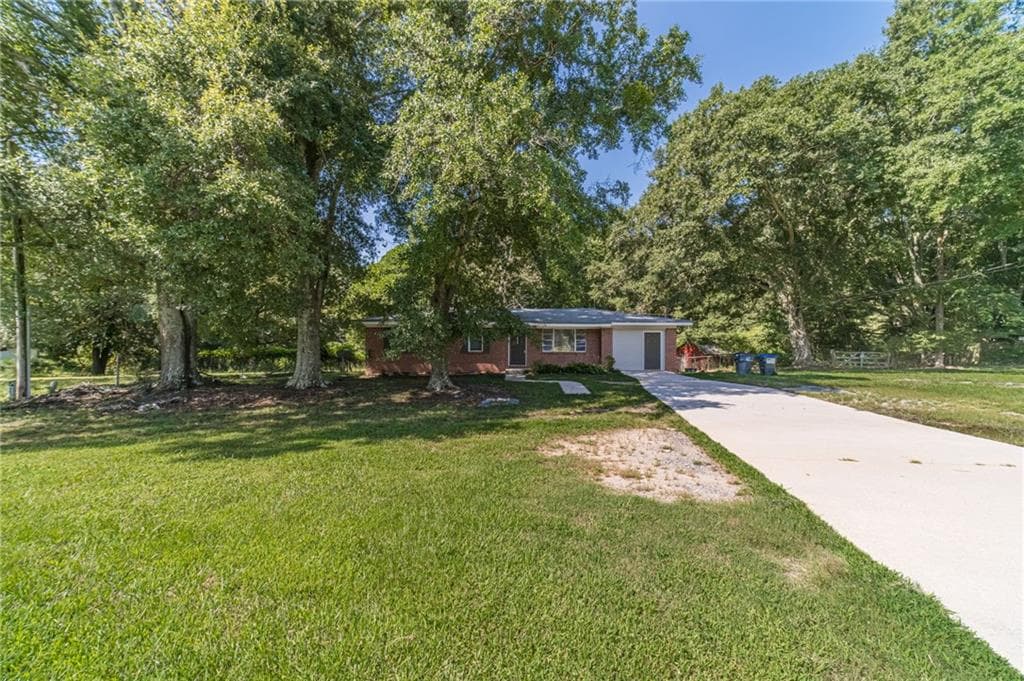 3 bedroom, 1 bathroom, 1,394 sq ft single family residence for rent at 5794 Henry Bailey Road, Sugar Hill, GA 30518 for $1,795 a month — photo 3