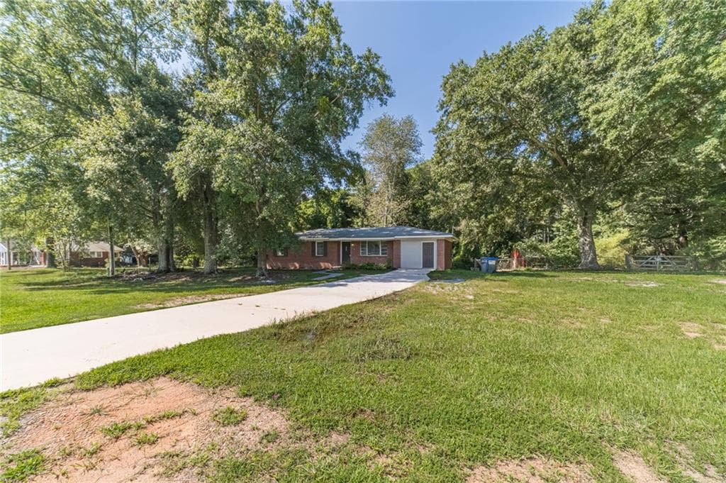 3 bedroom, 1 bathroom, 1,394 sq ft single family residence for rent at 5794 Henry Bailey Road, Sugar Hill, GA 30518 for $1,795 a month — photo 5