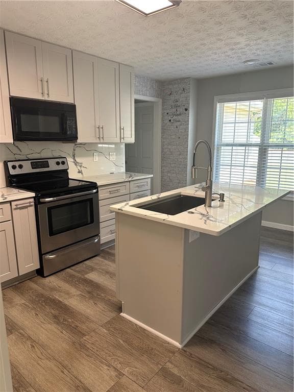 3 bedroom, 2 bathroom, 1,692 sq ft single family residence for sale at 310 Windermere Drive, Loganville, GA 30052 — photo 9