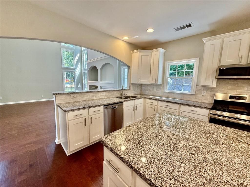4 bedroom, 3 bathroom, 3,191 sq ft single family residence for sale at 650 Gran Heritage Way, Dacula, GA 30019 — photo 7