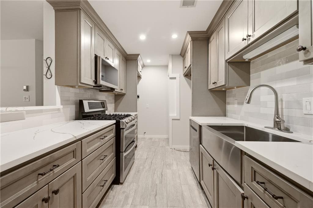2 bedroom, 2 bathroom, 1,342 sq ft condominium for sale at 515 Berkeley Woods Drive, Duluth, GA 30096 — photo 2