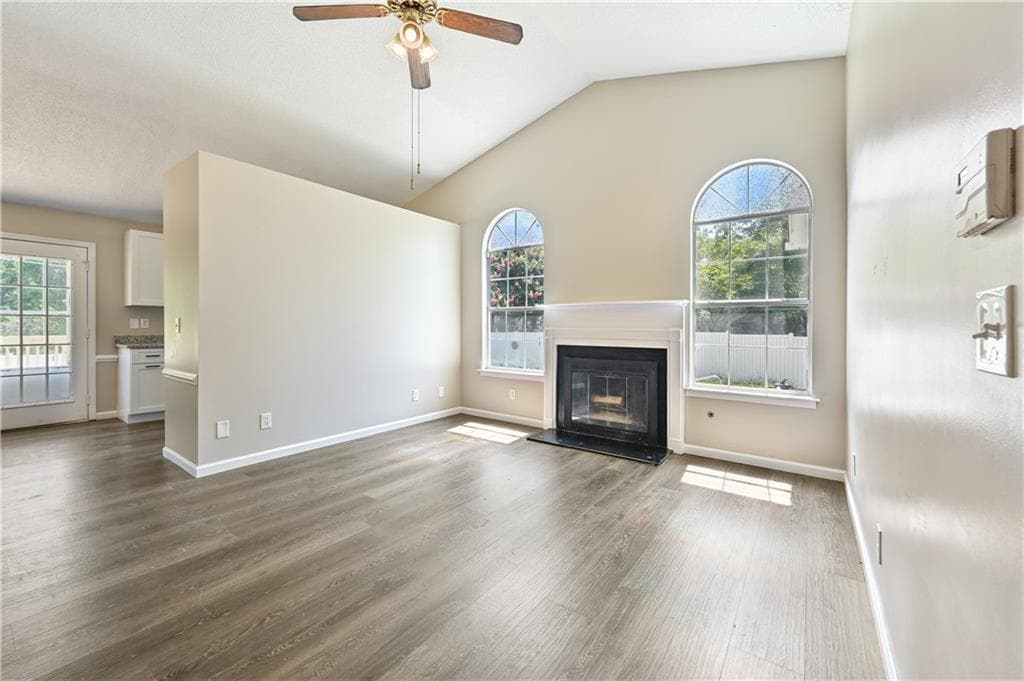 3 bedroom, 2 bathroom, 1,231 sq ft single family residence for sale at 103 River Meadow Drive, Calhoun, GA 30701 — photo 3