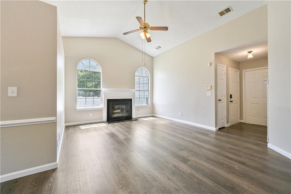 3 bedroom, 2 bathroom, 1,231 sq ft single family residence for sale at 103 River Meadow Drive, Calhoun, GA 30701 — photo 5