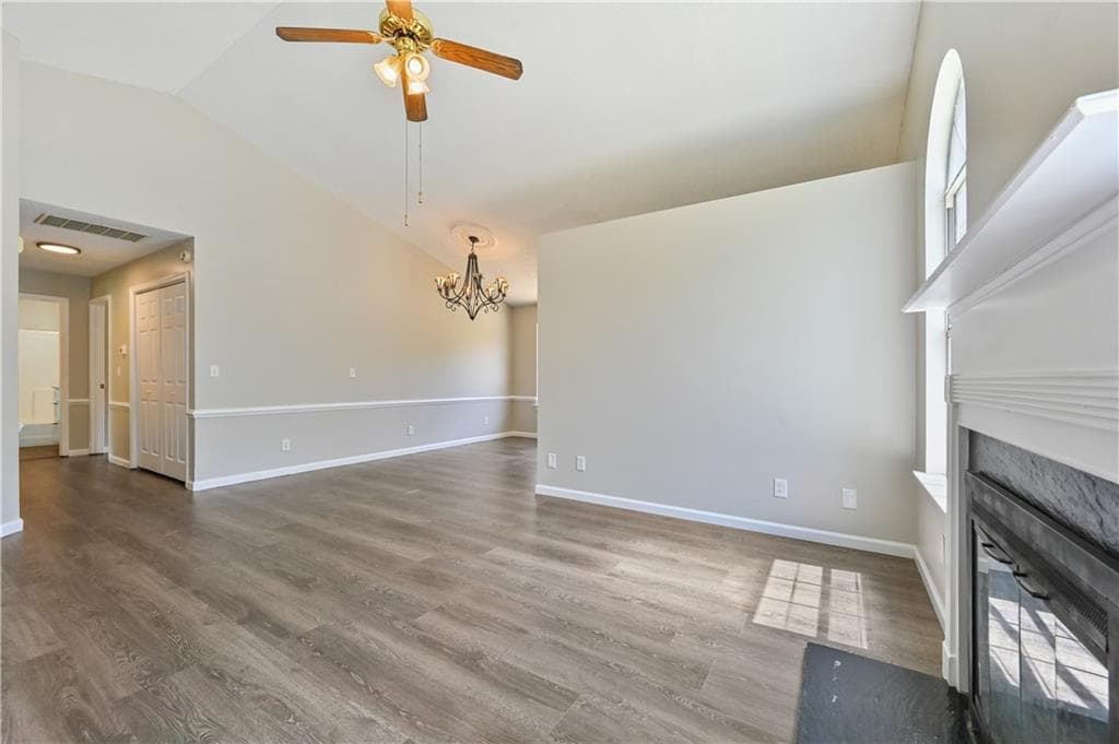 3 bedroom, 2 bathroom, 1,231 sq ft single family residence for sale at 103 River Meadow Drive, Calhoun, GA 30701 — photo 8