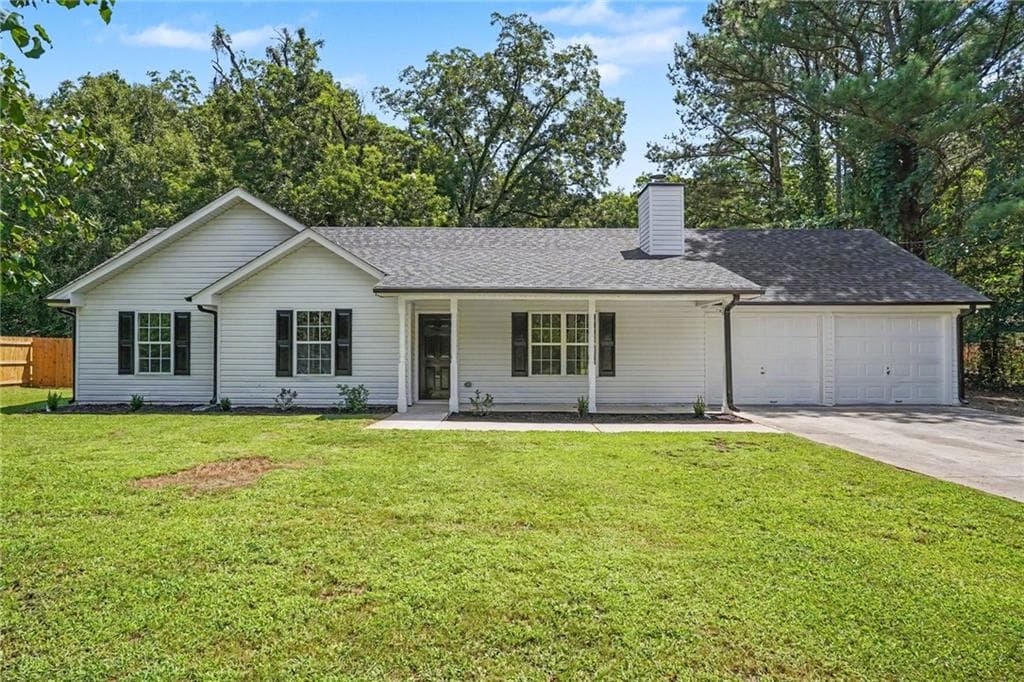 3 bedroom, 2 bathroom, 1,426 sq ft single family residence under contract at 305 Veal Road, Covington, GA 30016 — photo 2