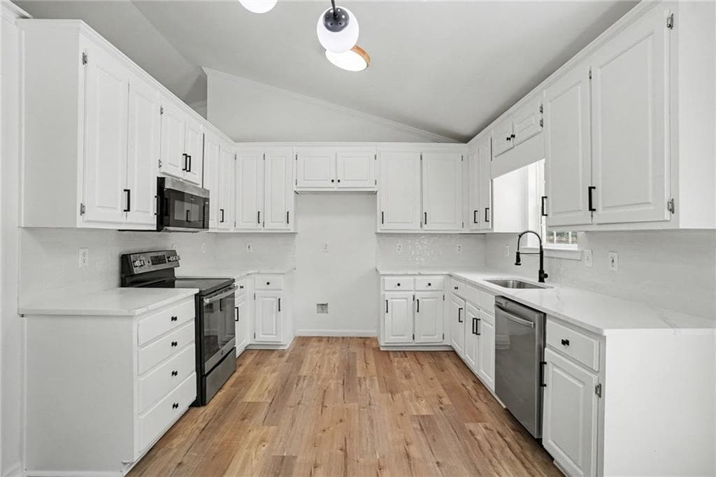3 bedroom, 2 bathroom, 1,426 sq ft single family residence under contract at 305 Veal Road, Covington, GA 30016 — photo 9
