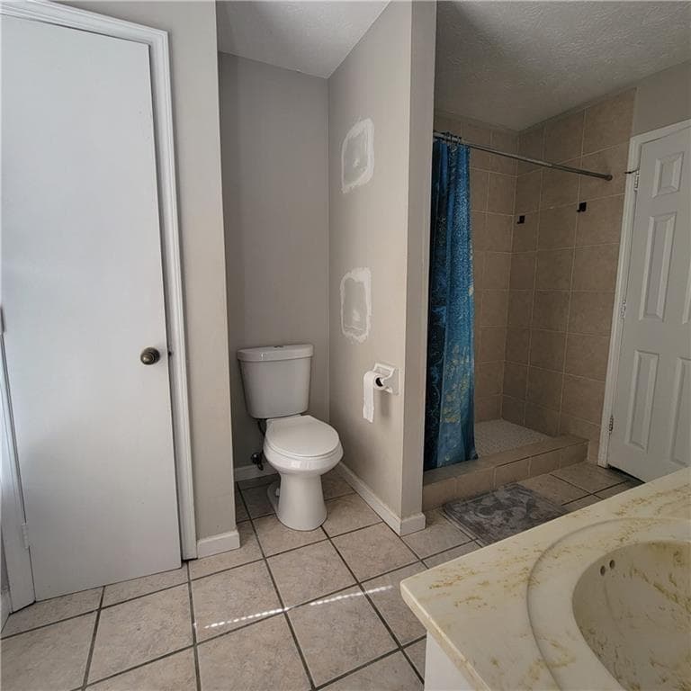 5 bedroom, 3 bathroom, 2,032 sq ft single family residence for rent at 2278 valley Drive, Snellville, GA 30078 for $2,300 a month — photo 8