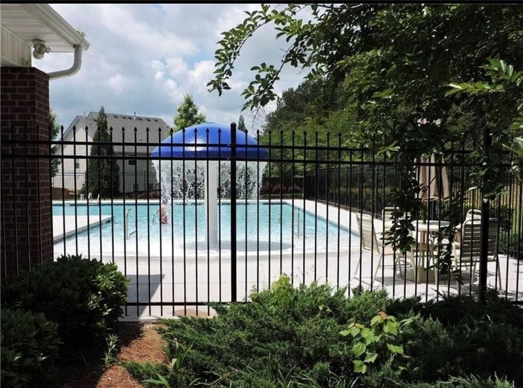5 bedroom, 3 bathroom, 3,228 sq ft single family residence under contract at 28 Seville Court, Newnan, GA 30263 — photo 5