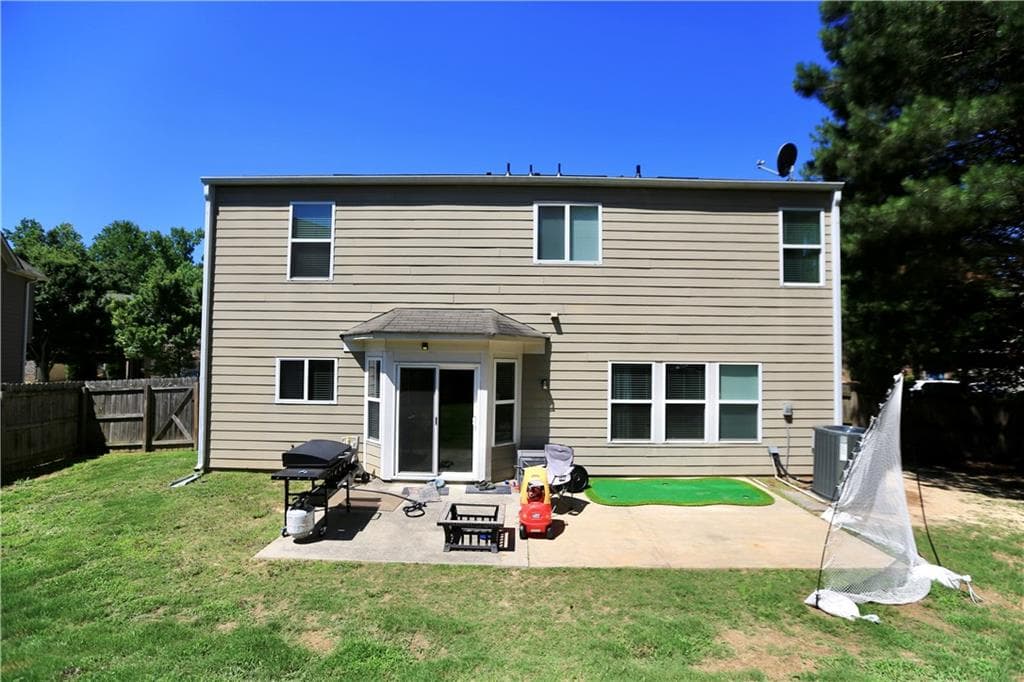 3 bedroom, 3 bathroom, 2,380 sq ft single family residence for sale at 1320 Avalon Creek Road, Buford, GA 30518 — photo 2