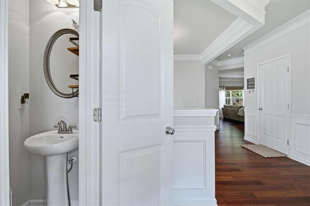 4 bedroom, 3 bathroom, 2,288 sq ft single family residence for sale at 971 Sonoma Drive, Lawrenceville, GA 30045 — photo 4