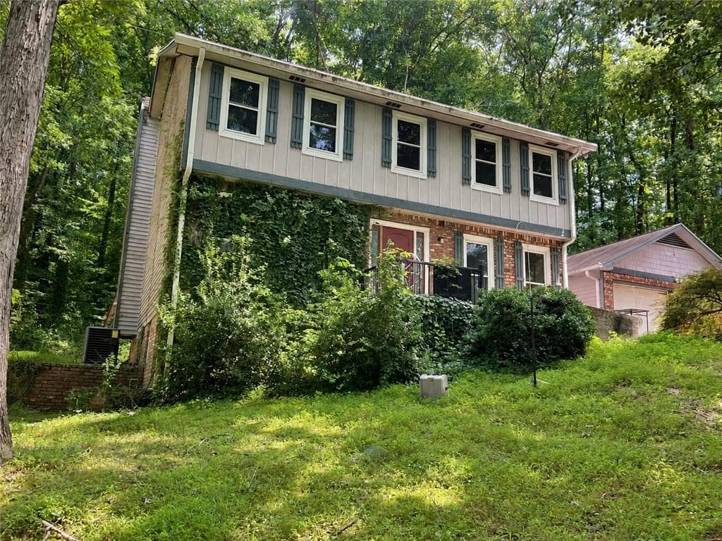 5 bedroom, 3 bathroom, 2,268 sq ft single family residence for sale at 2384 Forest Green Drive, Marietta, GA 30062 — photo 1 of 28