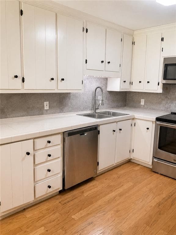 5 bedroom, 3 bathroom, 2,268 sq ft single family residence for sale at 2384 Forest Green Drive, Marietta, GA 30062 — photo 2