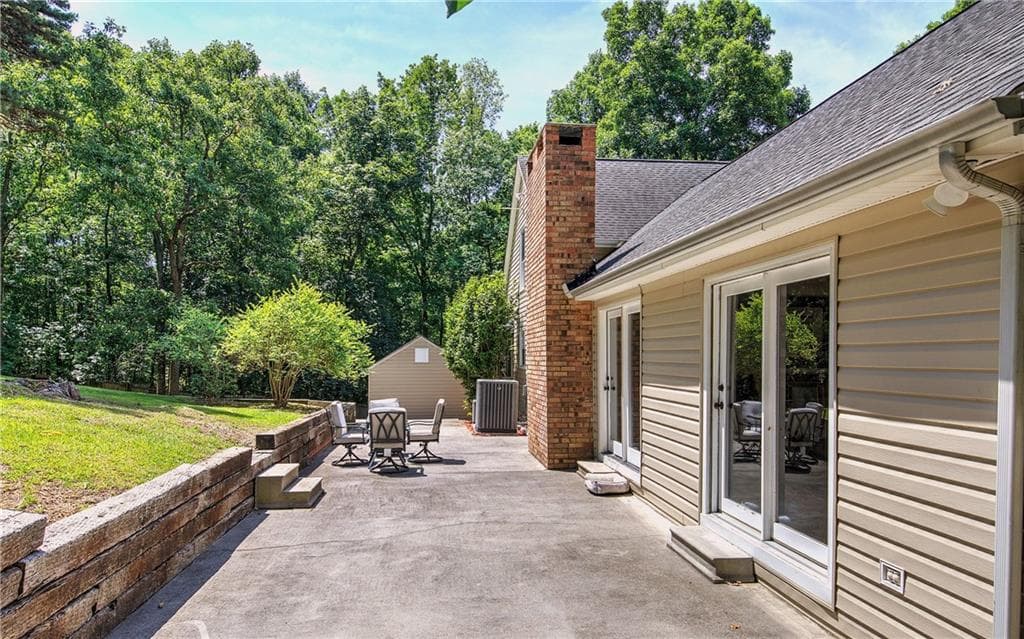 5 bedroom, 6 bathroom, 5,181 sq ft single family residence for sale at 224 Shadowood Drive, Calhoun, GA 30701 — photo 9