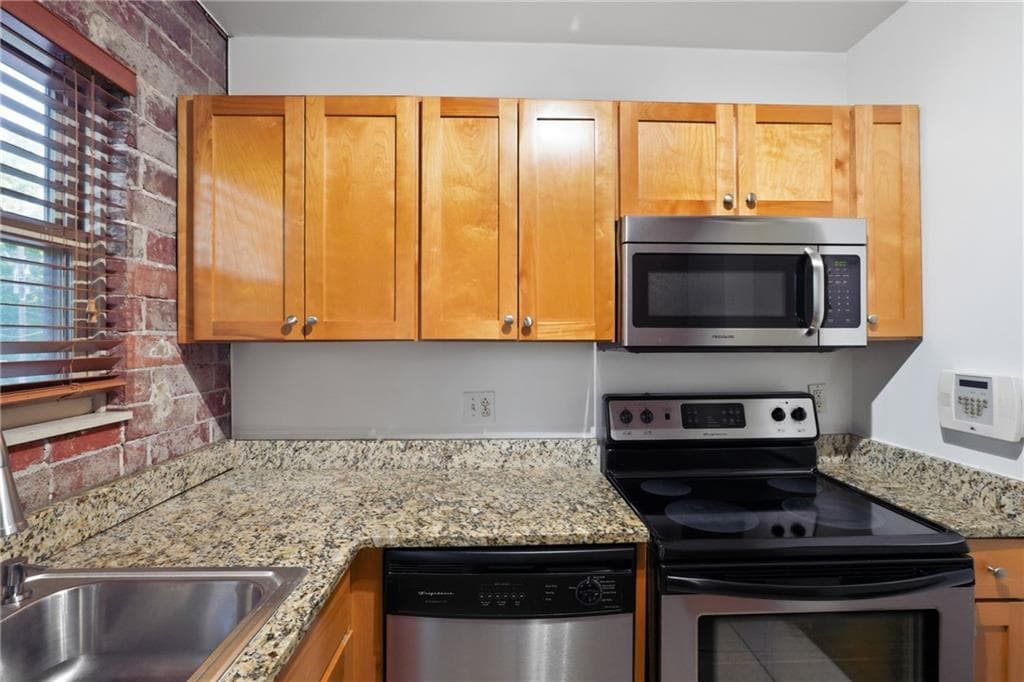 2 bedroom, 1 bathroom, 588 sq ft condominium for sale at 561 Formwalt Street 2, Atlanta, GA 30312 — photo 8