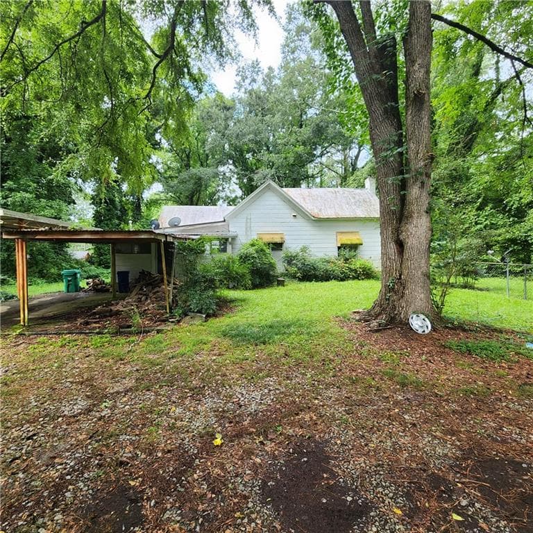 2 bedroom, 2 bathroom, 1,730 sq ft single family residence under contract at 5300 Flakes Mill Road, Ellenwood, GA 30294