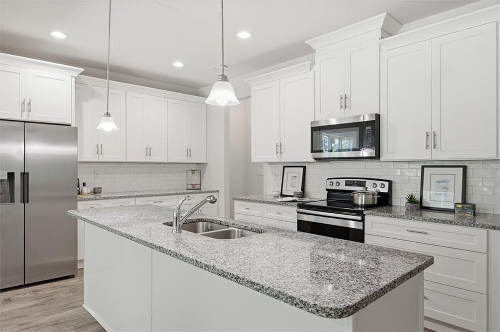 5 bedroom, 3 bathroom, 3,140 sq ft single family residence for sale at 140 Stewart Glen Drive, Covington, GA 30014 — photo 5