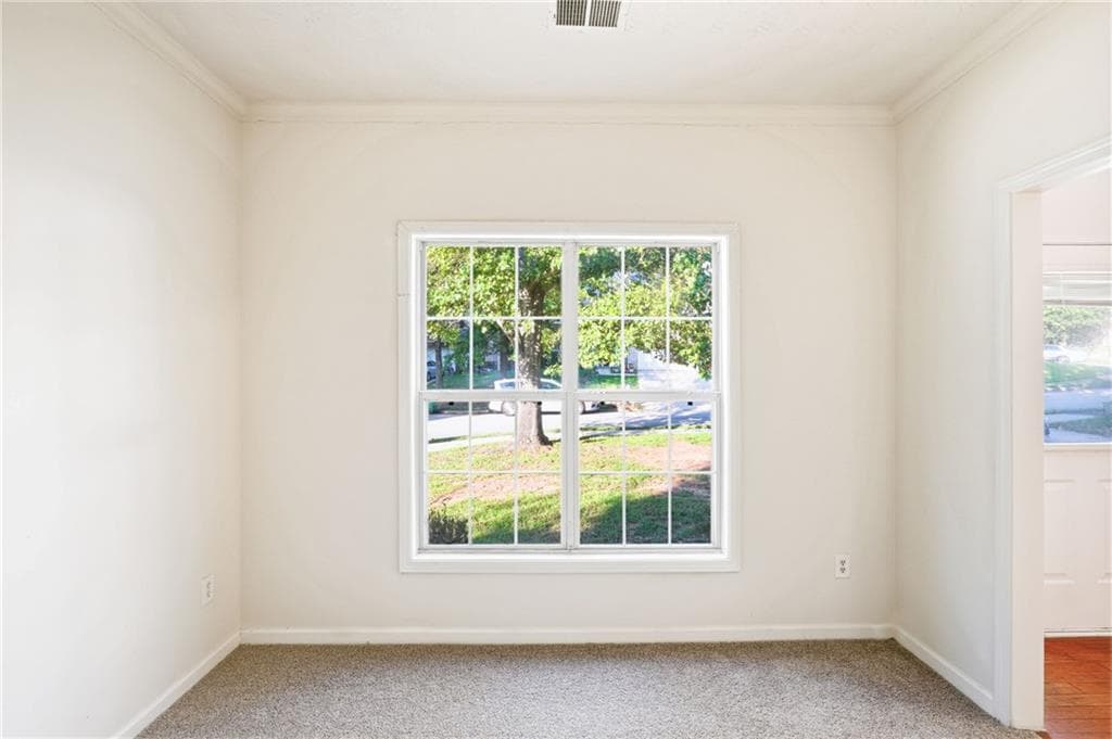 4 bedroom, 3 bathroom, 2,060 sq ft single family residence under contract at 2470 Miller Oaks Circle, Decatur, GA 30035 — photo 2