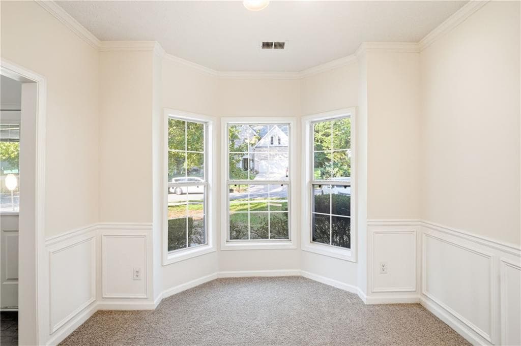4 bedroom, 3 bathroom, 2,060 sq ft single family residence under contract at 2470 Miller Oaks Circle, Decatur, GA 30035 — photo 3
