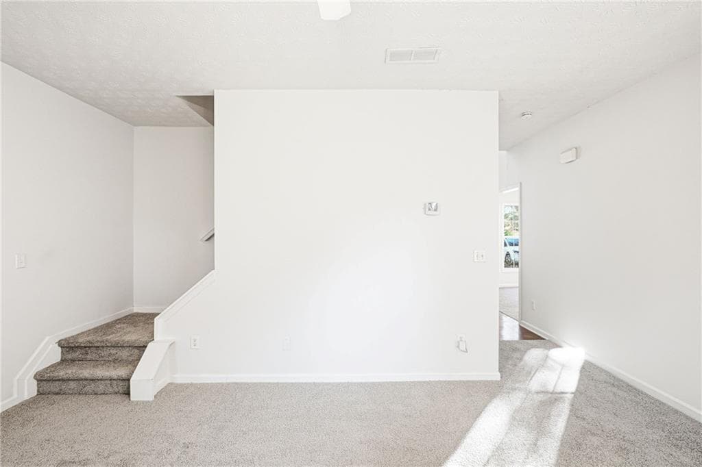 4 bedroom, 3 bathroom, 2,060 sq ft single family residence under contract at 2470 Miller Oaks Circle, Decatur, GA 30035 — photo 6