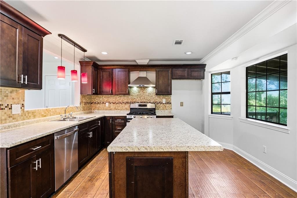 3 bedroom, 2 bathroom, 1,412 sq ft single family residence under contract at 3772 Charlotte Drive, Rex, GA 30273 — photo 2