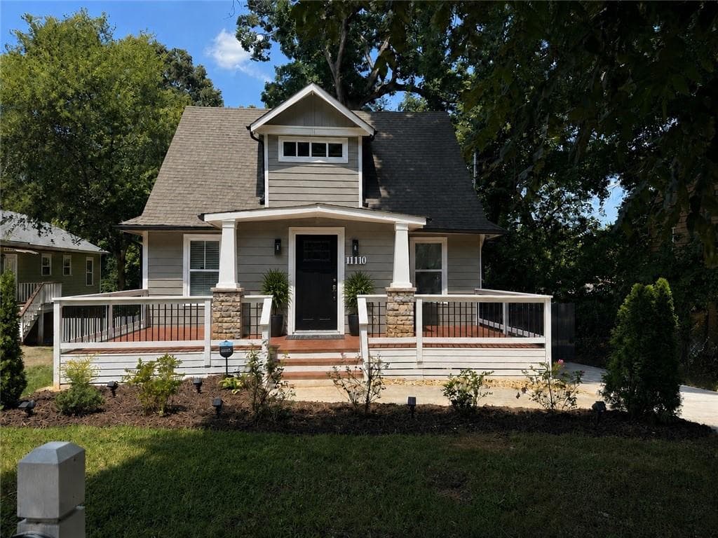 5 bedroom, 4 bathroom, 2,100 sq ft single family residence for sale at 1110 Oak Knoll Terrace, Atlanta, GA 30315