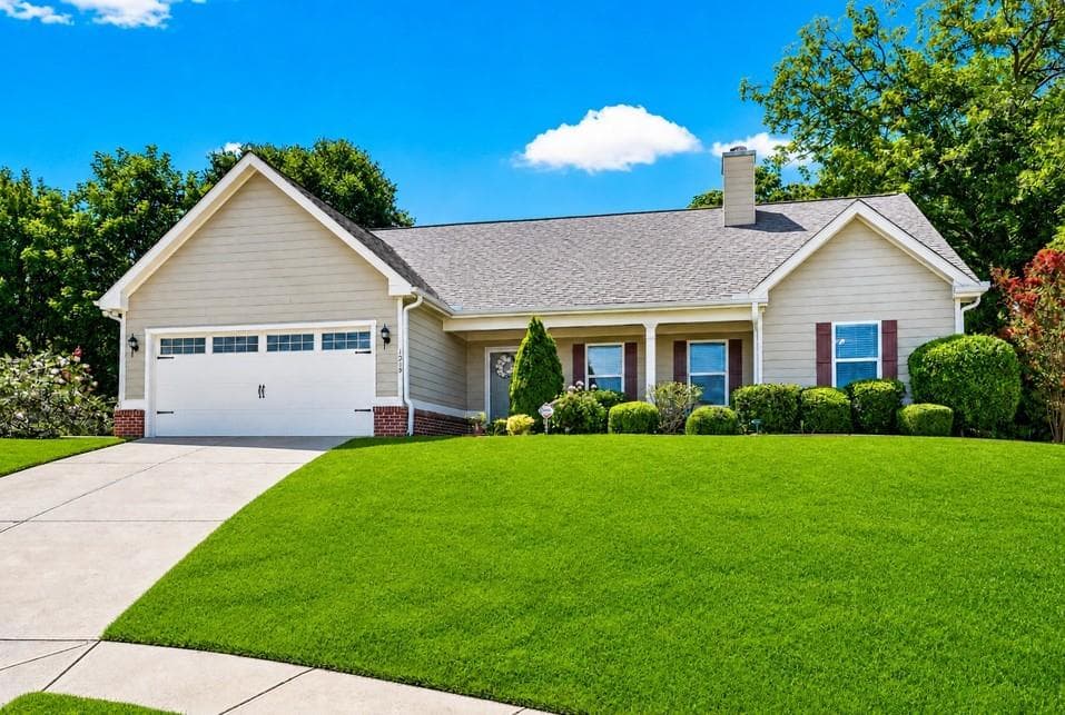 4 bedroom, 3 bathroom, 2,251 sq ft single family residence for sale at 1219 Oak Springs Way, Statham, GA 30666