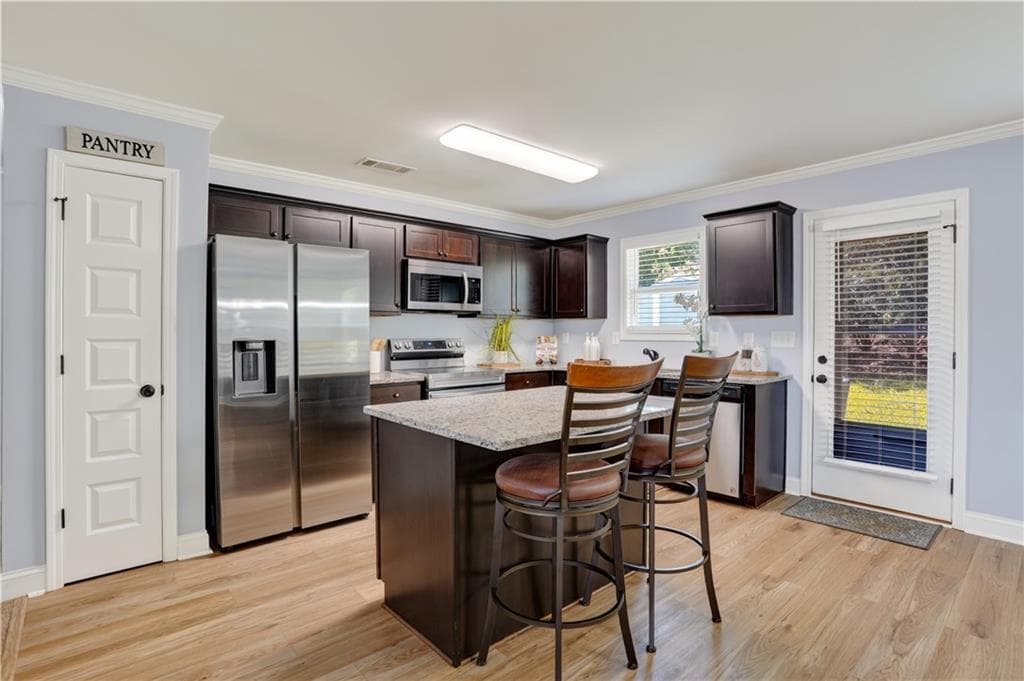 4 bedroom, 3 bathroom, 2,251 sq ft single family residence for sale at 1219 Oak Springs Way, Statham, GA 30666 — photo 6