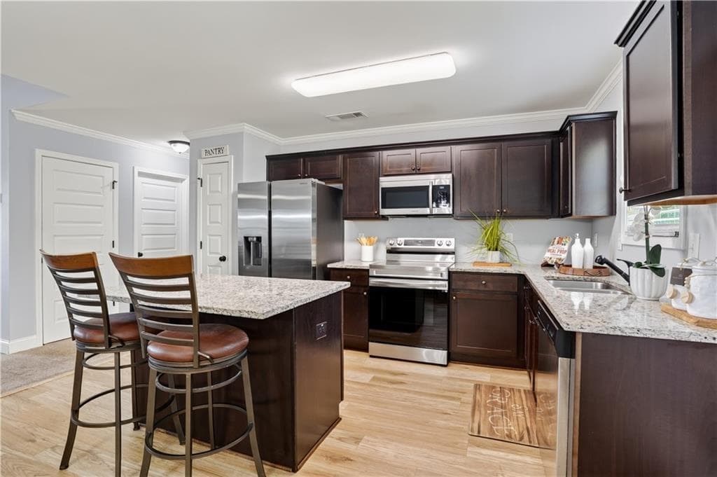 4 bedroom, 3 bathroom, 2,251 sq ft single family residence for sale at 1219 Oak Springs Way, Statham, GA 30666 — photo 7