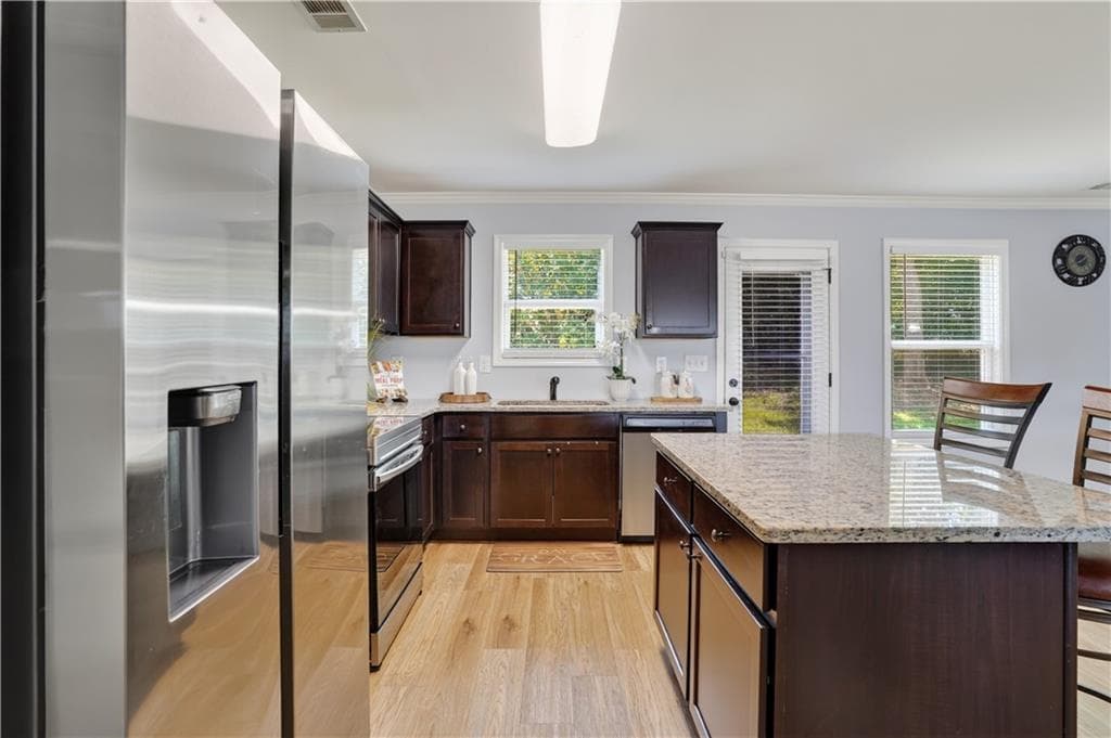 4 bedroom, 3 bathroom, 2,251 sq ft single family residence for sale at 1219 Oak Springs Way, Statham, GA 30666 — photo 9