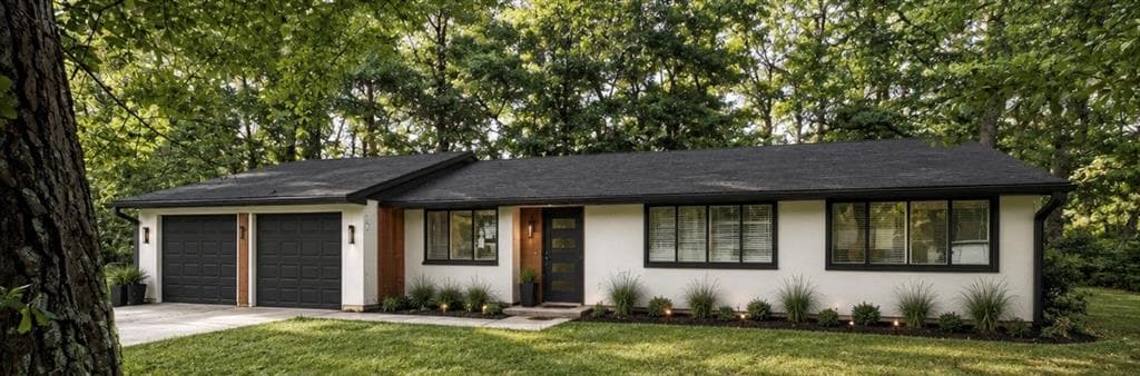 4 bedroom, 2 bathroom, 1,396 sq ft single family residence for sale at 5770 Ivywood Drive, Lithonia, GA 30038 — photo 3