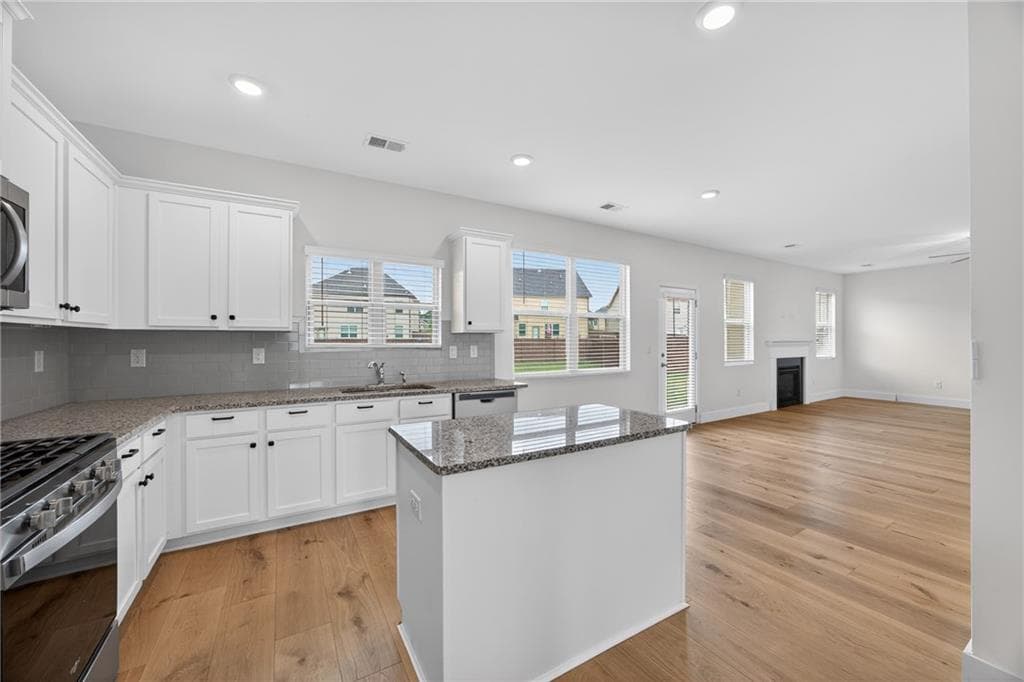 4 bedroom, 3 bathroom, 2,586 sq ft single family residence for sale at 659 Azalea Bloom Drive, Loganville, GA 30052 — photo 8