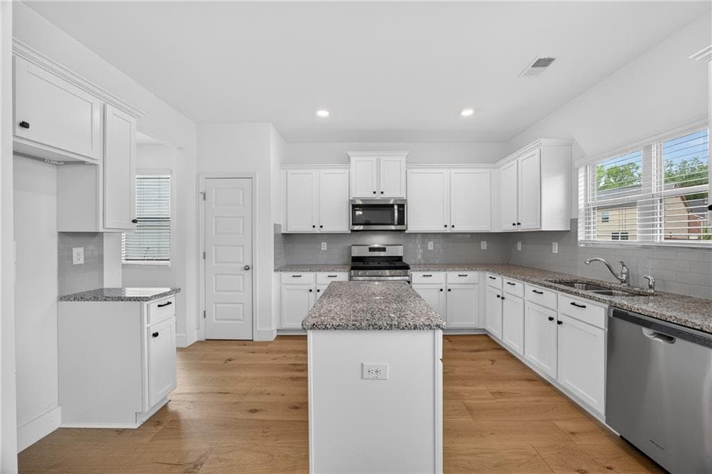4 bedroom, 3 bathroom, 2,586 sq ft single family residence for sale at 659 Azalea Bloom Drive, Loganville, GA 30052 — photo 10