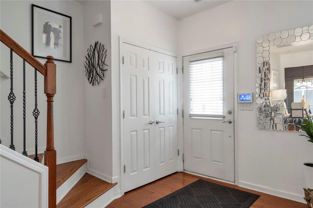 3 bedroom, 3 bathroom, 1,470 sq ft townhouse under contract at 3010 Deerborne Court, Atlanta, GA 30331 — photo 8