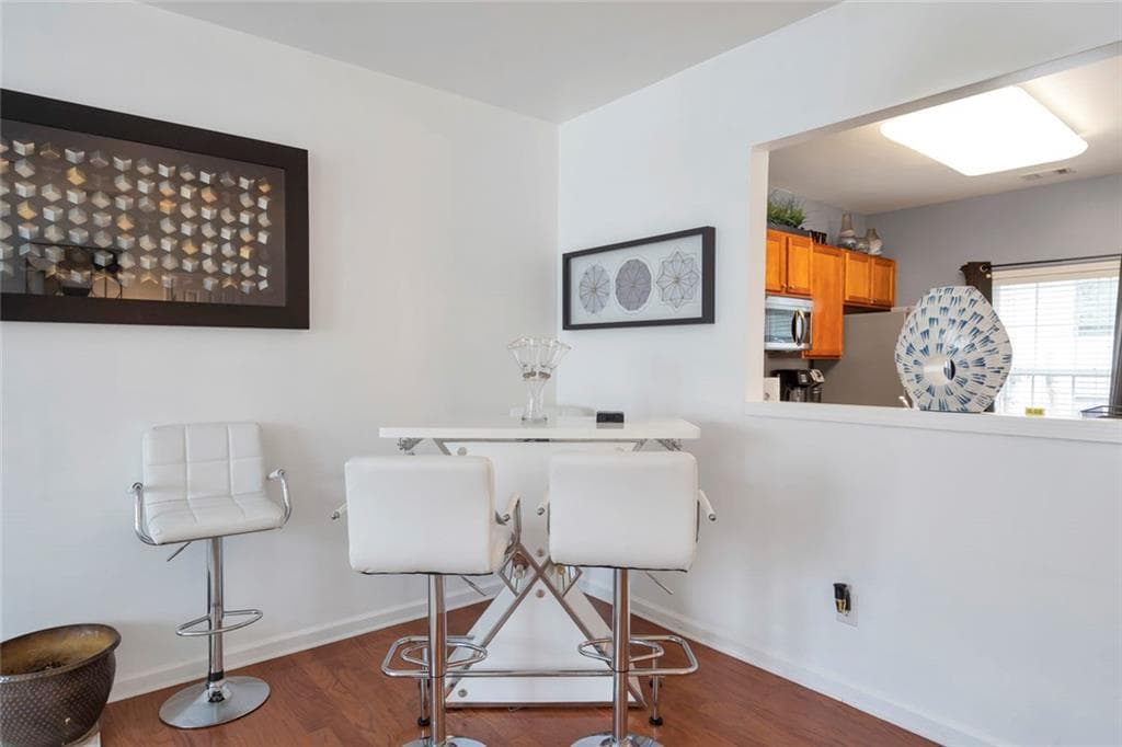 3 bedroom, 3 bathroom, 1,470 sq ft townhouse under contract at 3010 Deerborne Court, Atlanta, GA 30331 — photo 9