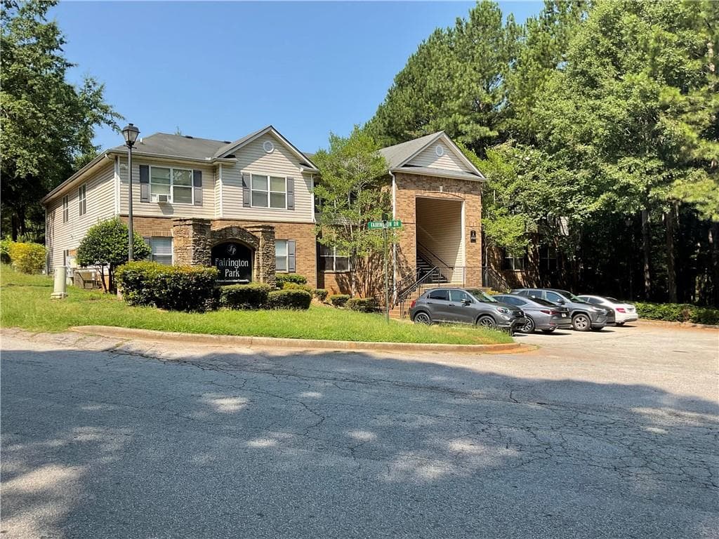 2 bedroom, 2 bathroom, 1,202 sq ft condominium for sale at 1203 Par Three Way, Lithonia, GA 30038
