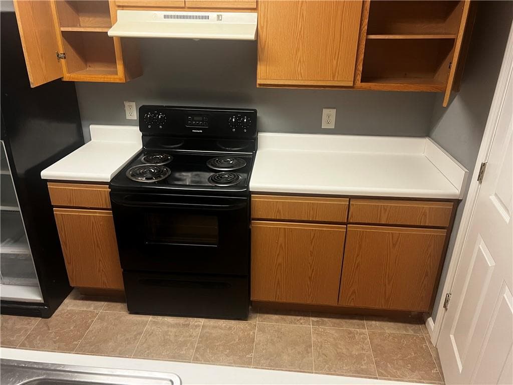 2 bedroom, 2 bathroom, 1,202 sq ft condominium for sale at 1203 Par Three Way, Lithonia, GA 30038 — photo 3
