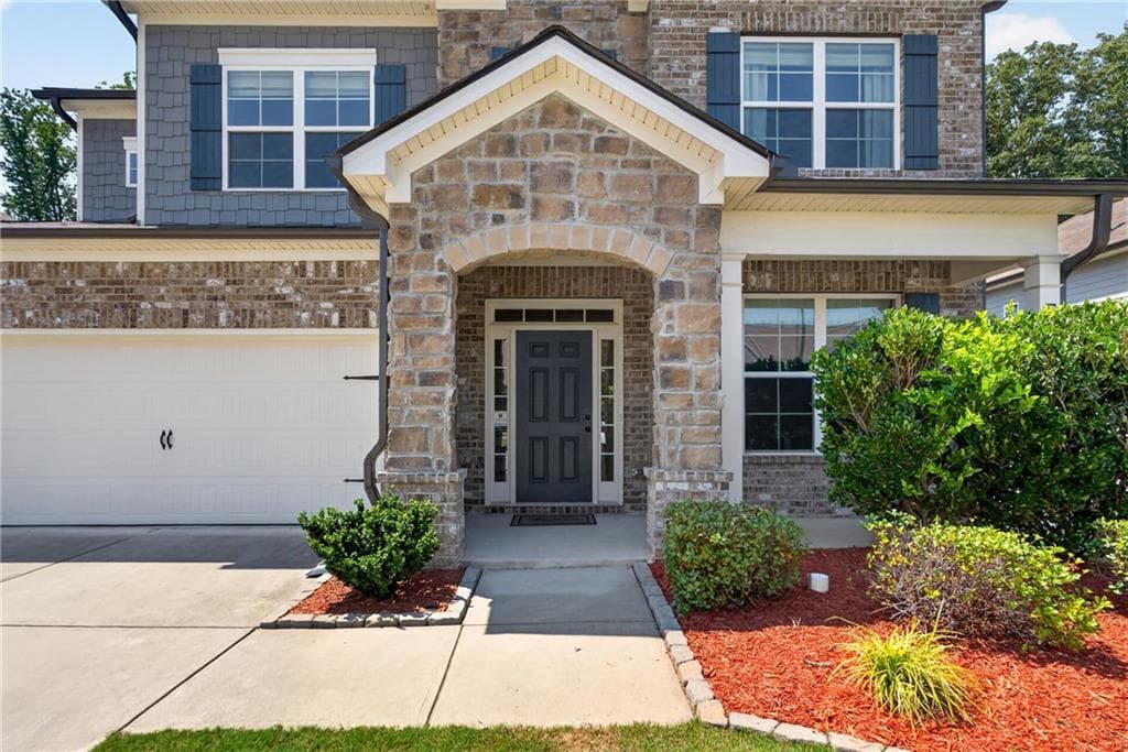 5 bedroom, 4 bathroom, 3,464 sq ft single family residence under contract at 7545 Easton View Court, Cumming, GA 30028 — photo 5