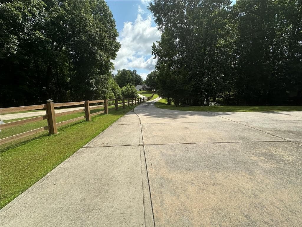 3 bedroom, 3 bathroom, 1,856 sq ft single family residence for sale at 257 CLEARWATER Drive, Monroe, GA 30655 — photo 3