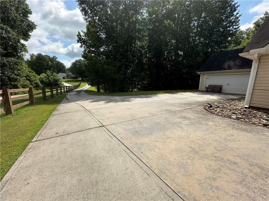 3 bedroom, 3 bathroom, 1,856 sq ft single family residence for sale at 257 CLEARWATER Drive, Monroe, GA 30655 — photo 7