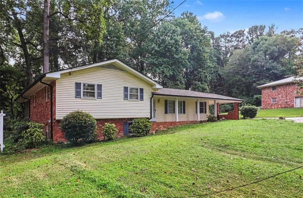 3 bedroom, 3 bathroom, 1,576 sq ft single family residence under contract at 115 Valley View Drive, Fairburn, GA 30213 — photo 2