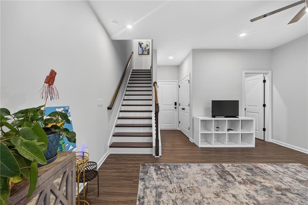 2 bedroom, 3 bathroom, 1,573 sq ft townhouse for sale at 2656 Brookview Lane, Atlanta, GA 30318 — photo 6