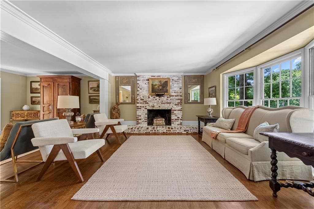 4 bedroom, 3 bathroom, 3,432 sq ft single family residence for sale at 5506 Whitewood Court, Dunwoody, GA 30338 — photo 8